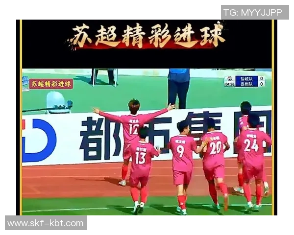 希伯尼安与格拉斯哥的激烈对决揭示苏超联赛的竞争魅力与球队实力较量 希伯尼安与格拉斯哥的激烈对决揭示苏超联赛的竞争魅力与球队实力较量